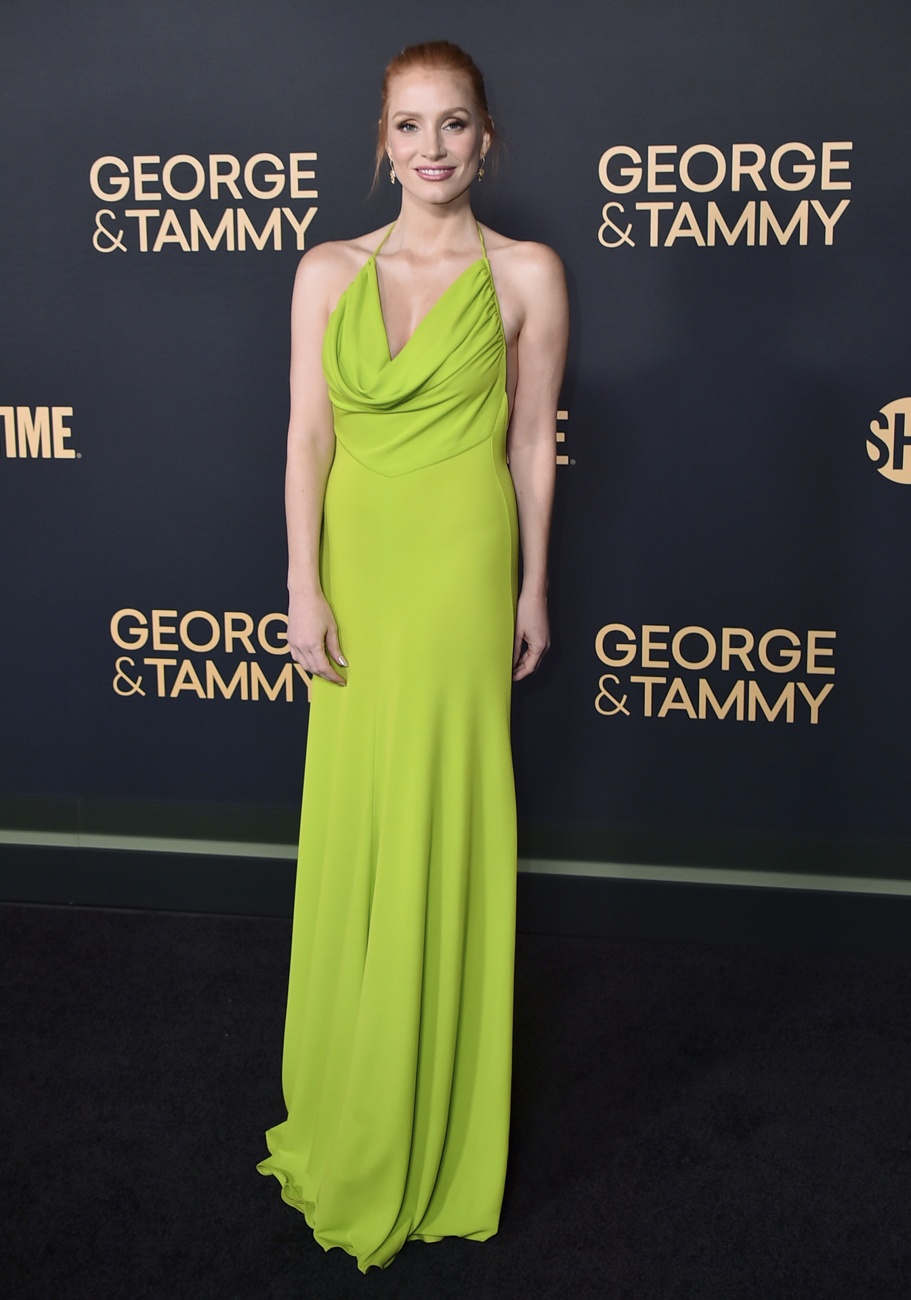 Jessica Chastain dazzles in a spectacular lime green dress at the premiere of »George and Tammy»