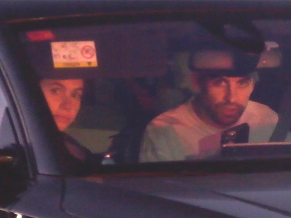 Clara Chía y Gerard Piqué llegando al evento de Kings League Clara