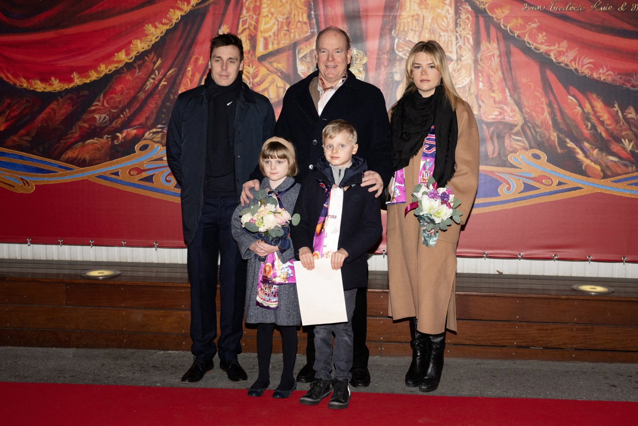 Alberto de Mónaco asiste junto a sus hijos, el príncipe Jacques y la princesa Gabriella, a la 45 edición del Circo Internacional de Montecarlo