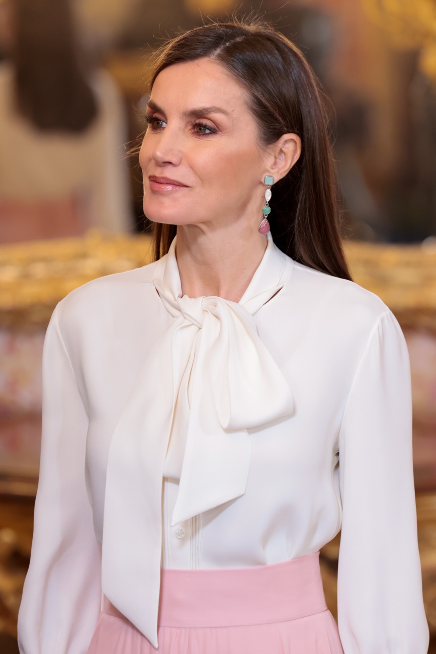 The queen shone with her own light The queen shone with her own light