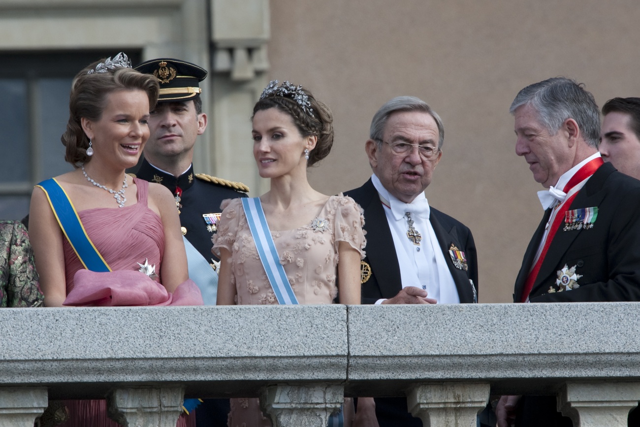From monarchy to republic From monarchy to republic