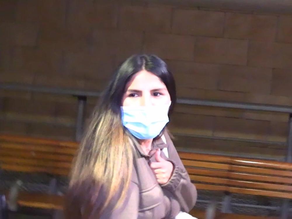 Isa Pantoja llega al aeropuerto Isa