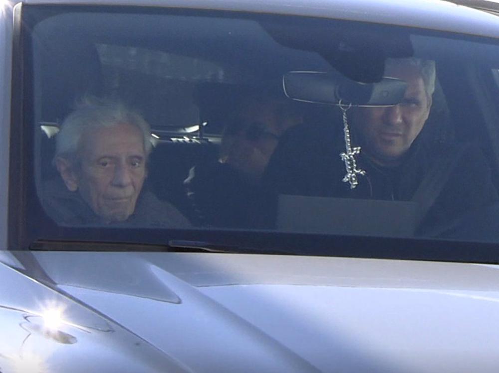 William Mebarak, padre de Shakira, ha acudido a una revisión médica en Barcelona con su hijo Tonino William