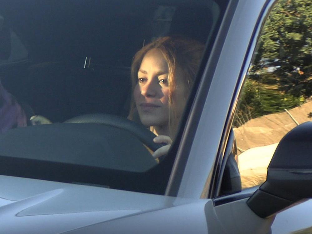 Shakira ha llevado a sus hijos al colegio el primer día de clase tras las vacaciones de Navidad Shakira