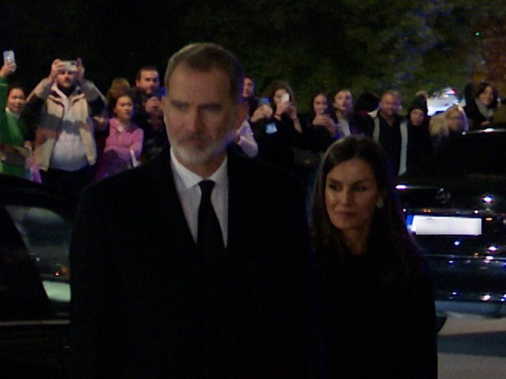El Rey Felipe VI y la Reina Letizia a su llegada al hotel en el que se hospedan en Atenas El