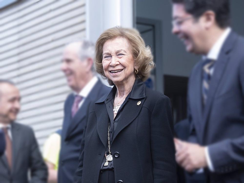 La Reina Emérita Doña Sofía durante una visita al Banco de Alimentos de Tenerife y al de Los Llanos de Aridane (La Palma), a 26 de enero de 2023, en Santa Cruz de Tenerife. La