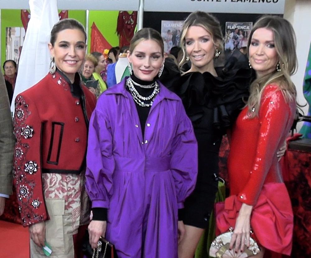 Olivia Palermo, posando con Raquel Sánchez Silva y las hermanas Kimpel en la inauguración de SIMOF Olivia