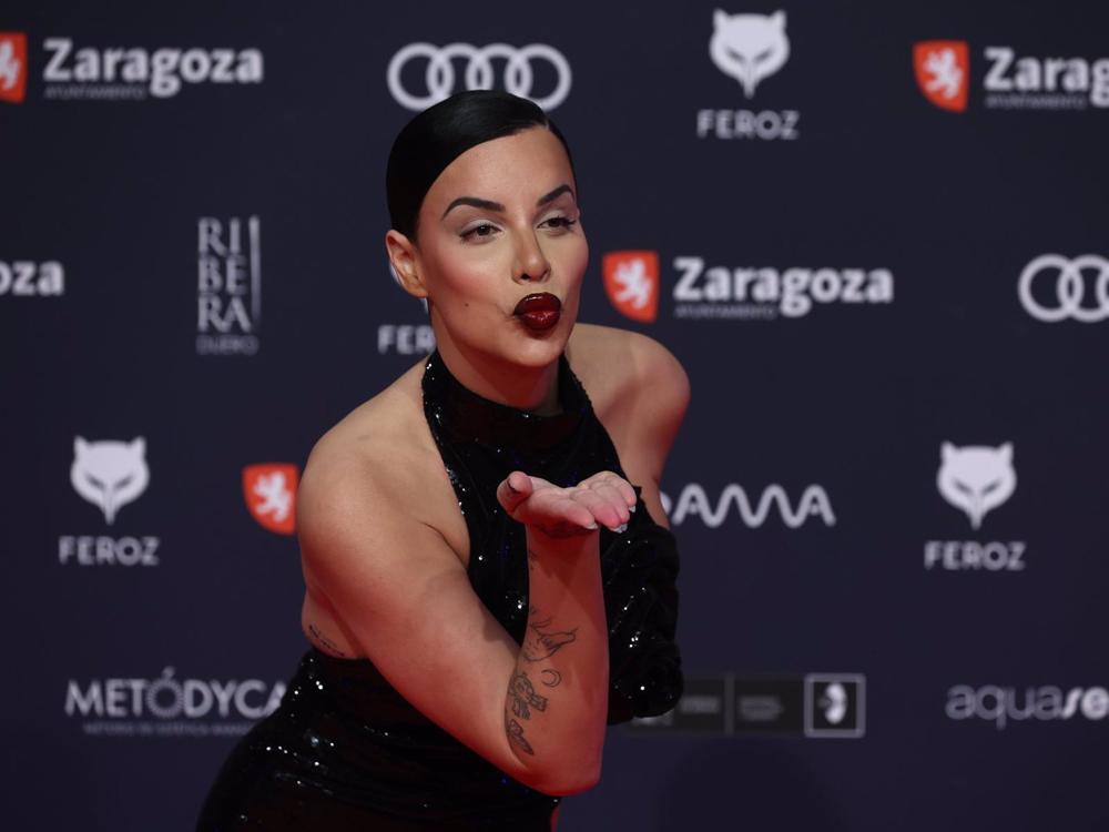 La actriz Jedet posa en la alfombra roja previa a la gala de la X edición de los Premios Feroz, en el Auditorio de Zaragoza, a 28 de enero de 2022, en Zaragoza, Aragón (España). La