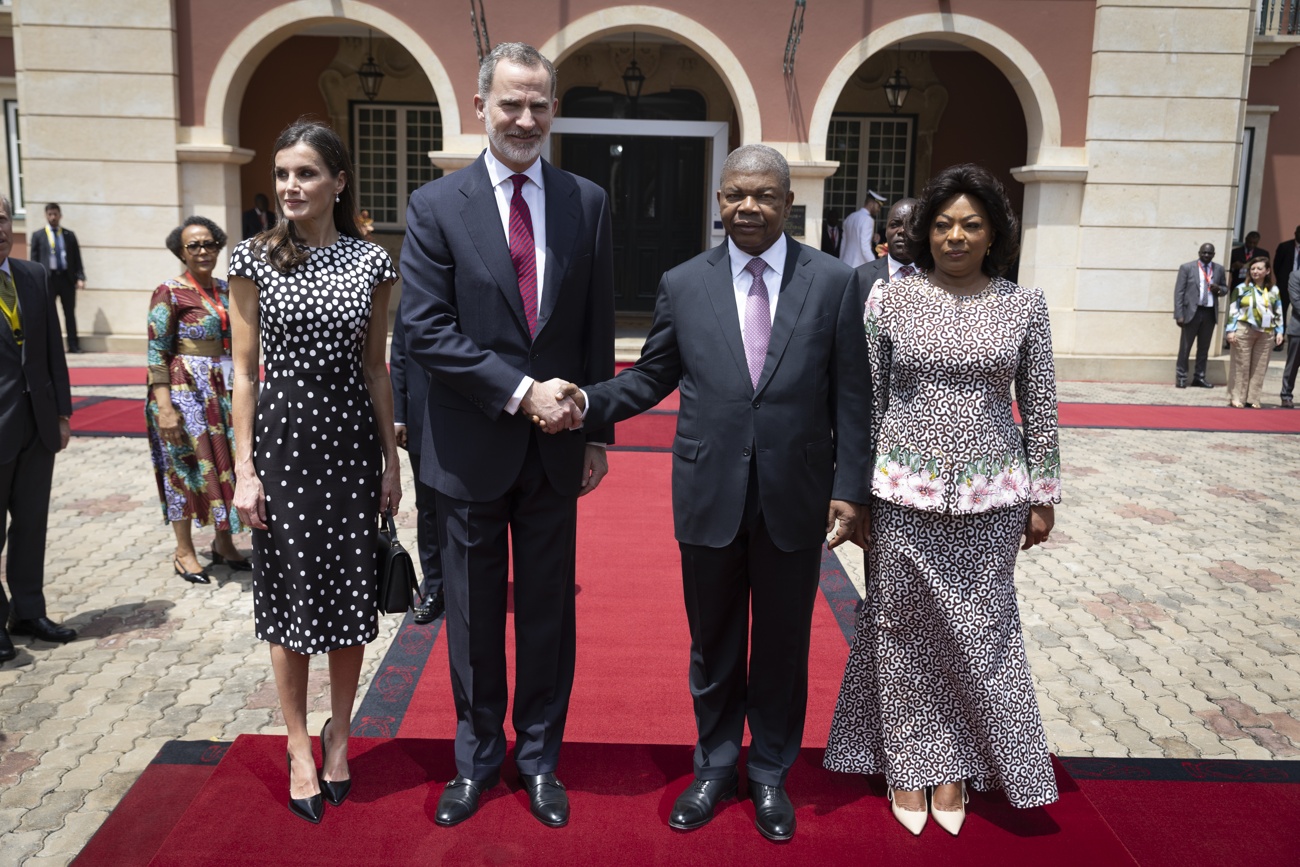 The King and Queen of Spain meet with the President of Angola and his wife The King and Queen of Spain meet with the President of Angola and his wife