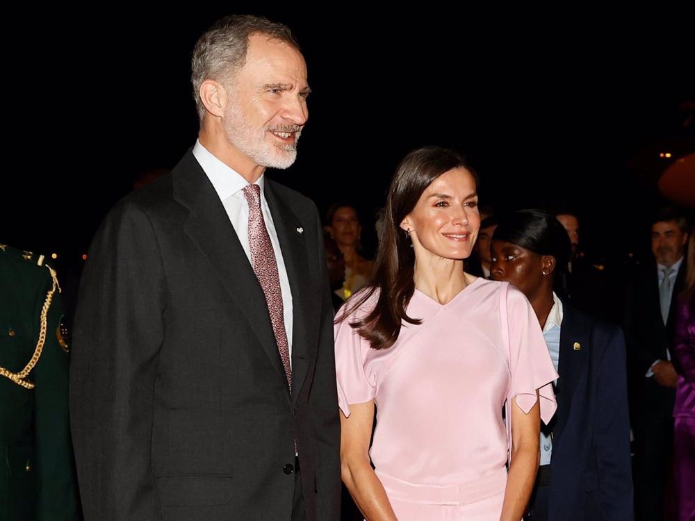 Los Reyes a su llegada a Angola Los