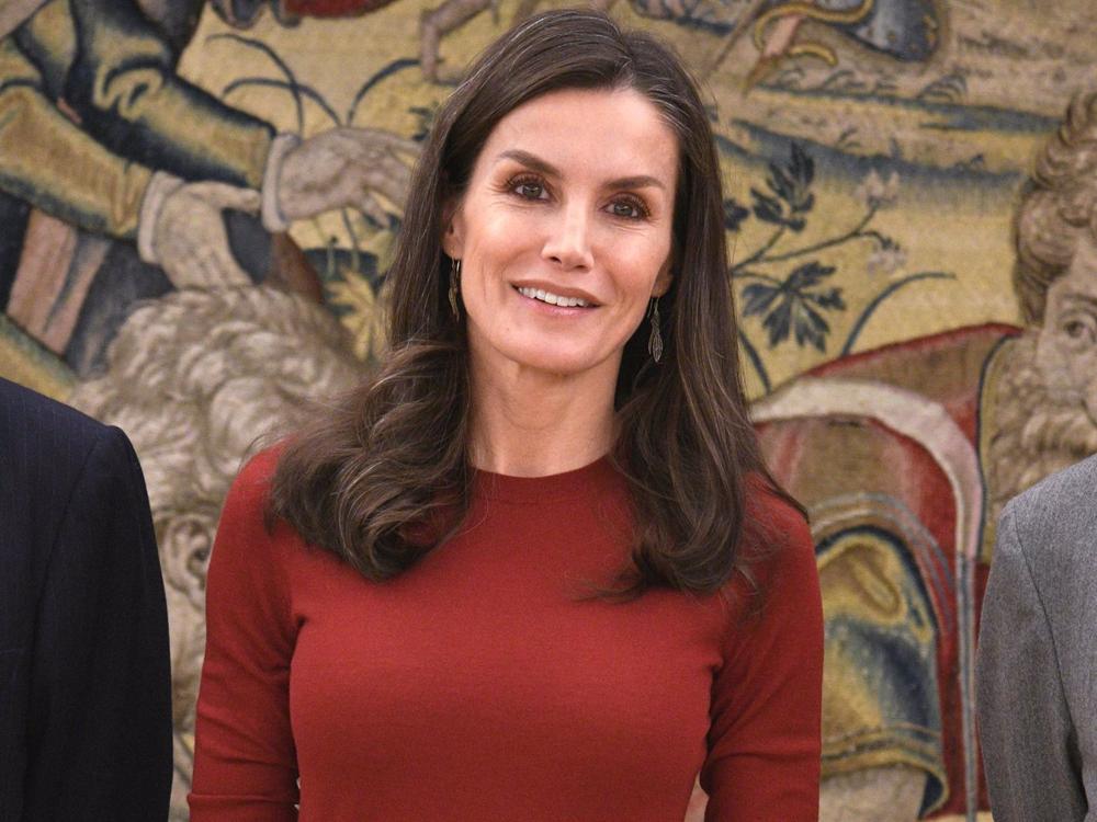 La Reina Letizia ha recibido en Zarzuela a una representación de Atresmedia y Fundación Mutua Madrileña La