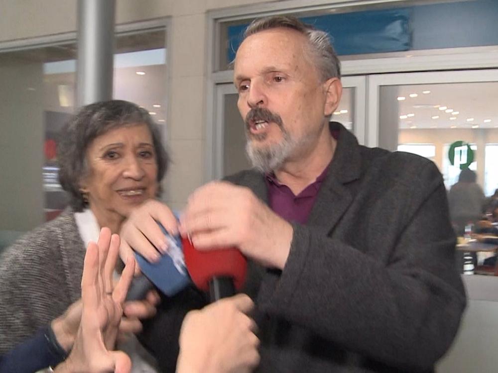 MIGUEL BOSÉ SE ENFADA CON LA PRENSA MIGUEL