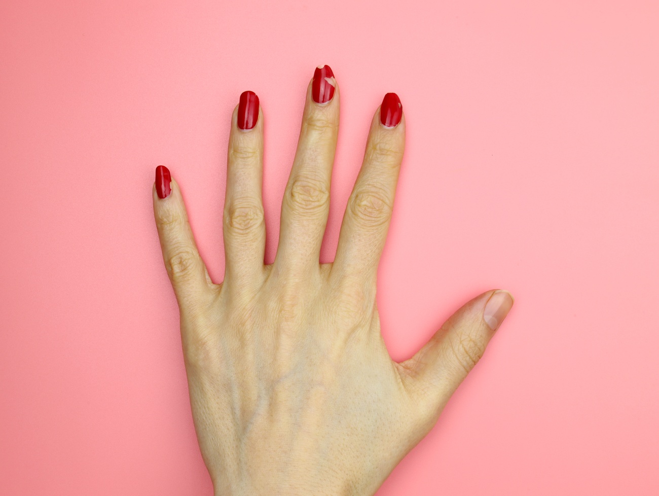 Ten cuidado de no estropear tus uñas Ten cuidado de no estropear tus uñas