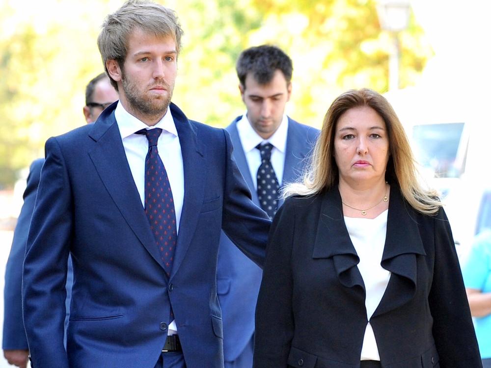 Archivo - Laura Boyer y uno de sus hijos en una imagen de archivo Archivo