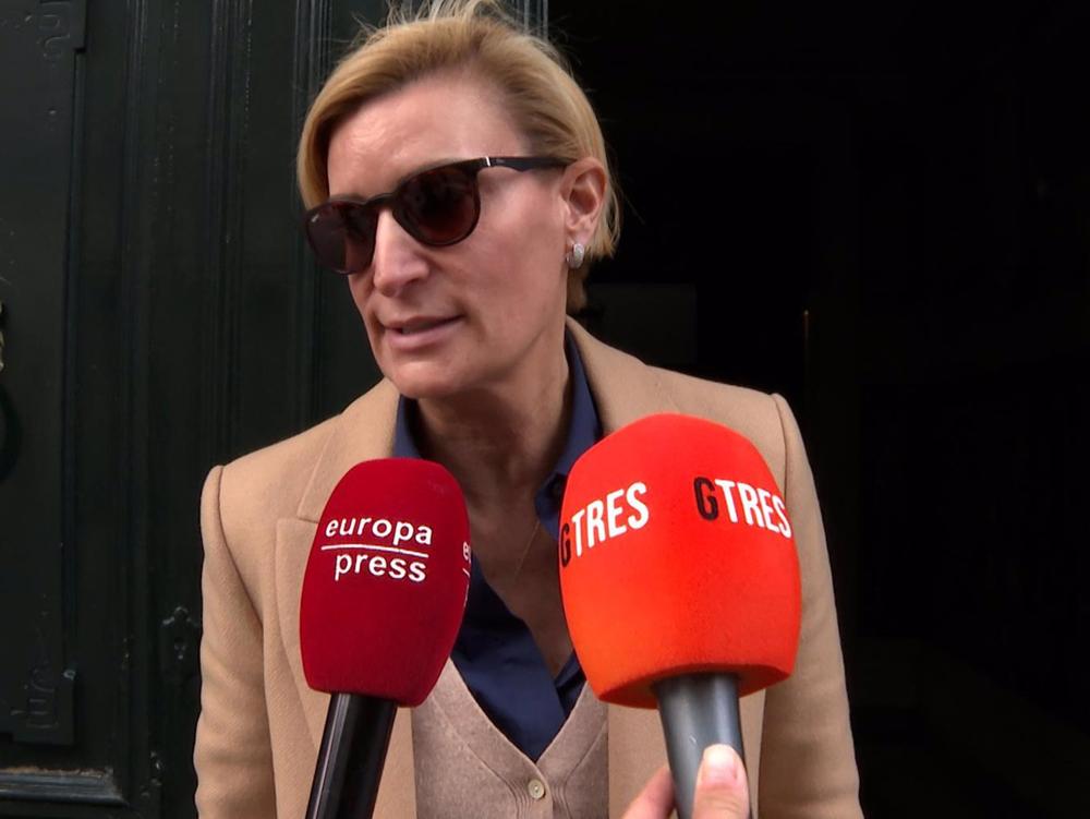 MARÍA ZURITA VUELVE A CASA Y HABLA SOBRE LA VUELTA EL REY JUAN CARLOS A ESPAÑA MARÍA