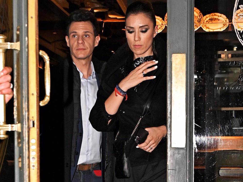 Patricia Pardo y Christian Gálvez, abandonando un restaurante en la capital Patricia