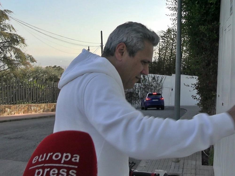 TONINO LLEGA AL DOMICILIO DE SU HERMANA TONINO
