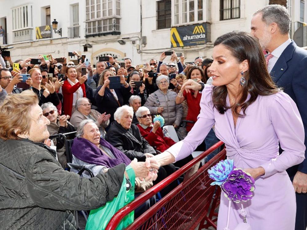 Los Reyes a su llegada al Teatro Falla de Cádiz Los