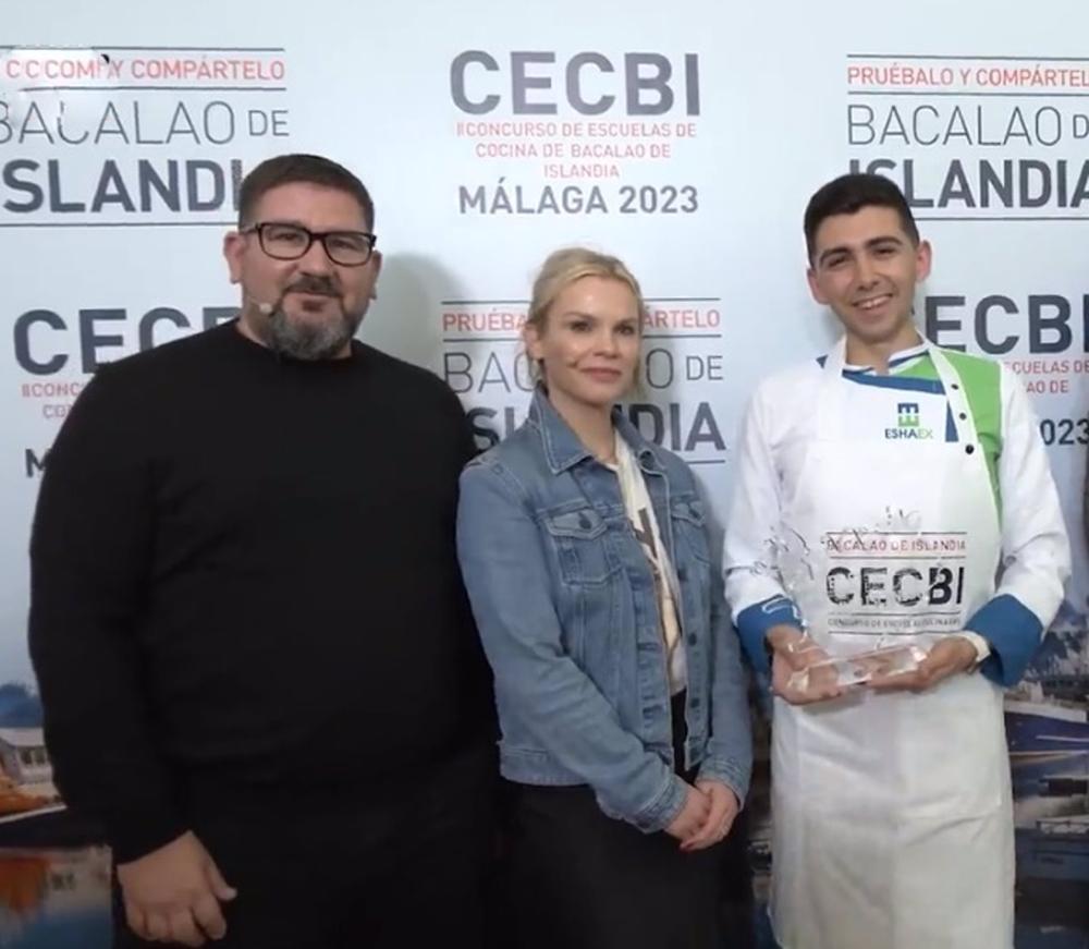 El chef Dani García ha entregado el premio al ganador de la mejor Receta de Bacalao de Islandia del año, el extremeño Diego Antonio Chavero Rosa El