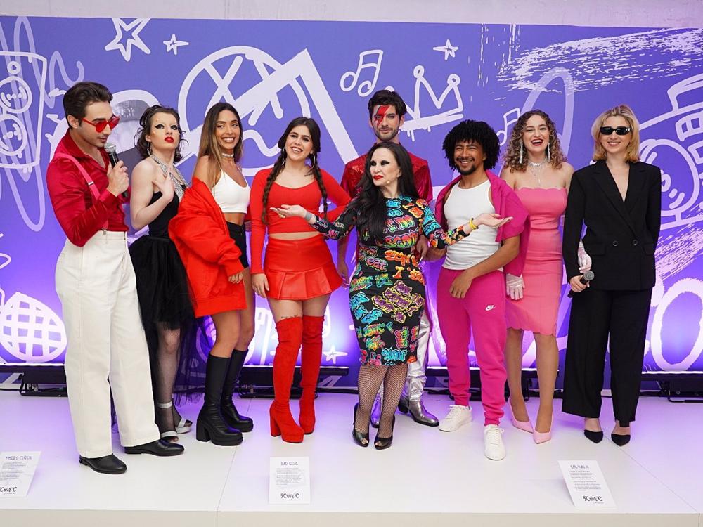 Alaska modera la mesa redonda sobre la importancia de la estética en la música Alaska