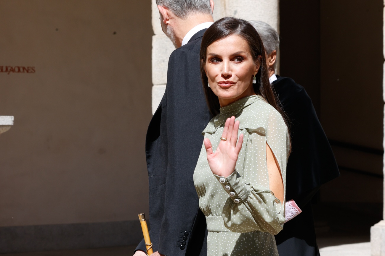 Das Kleid von Königin Letizia für den Cervantes-Preis und den Kolumbus-Tag, eine Tradition seit 2016