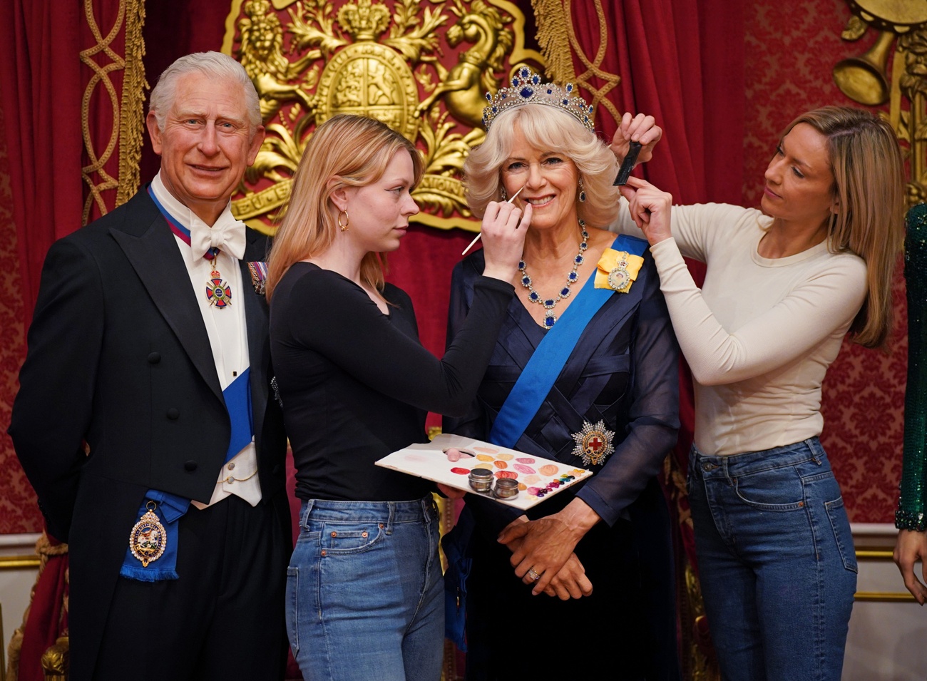 Camilla svela una statua di cera al museo Madame Tussauds di Londra