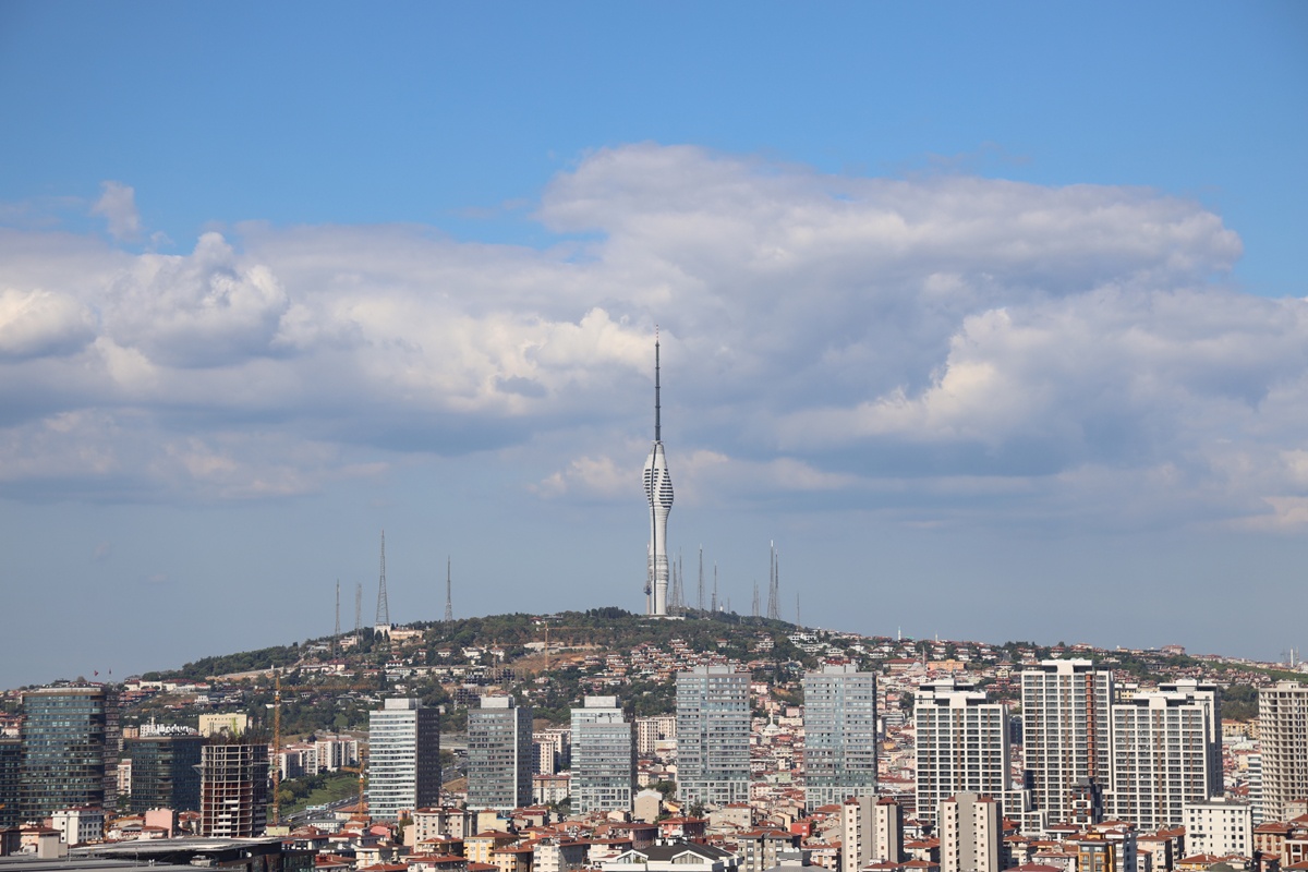 Torre de radio y televisión Kucuk Camlıca, Estambul, Turquía