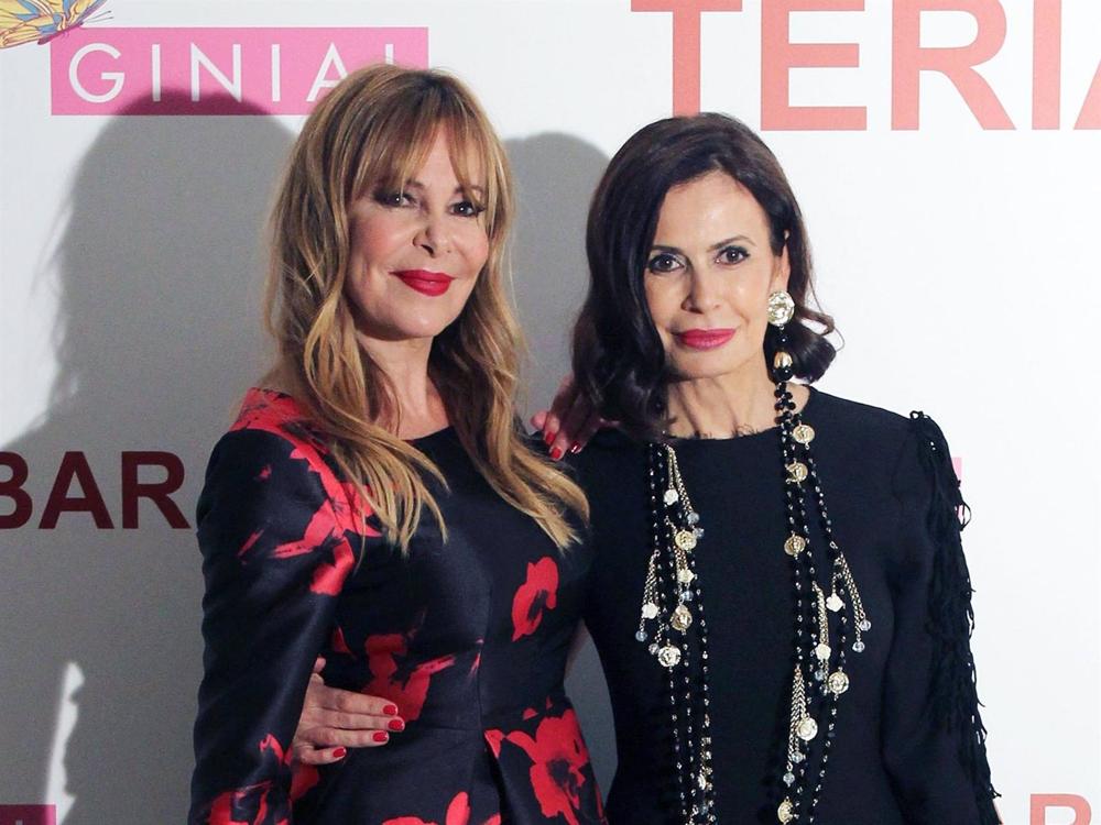 ANA OBREGÓN CON SU AMIGA, TERIA YABAR EN IMAGEN DE ARCHIVO ANA