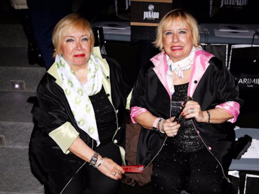Archivo - Teresa y Fernanda Hurtado durante el desfile de Ion Fiz y Francis Montesinos Archivo