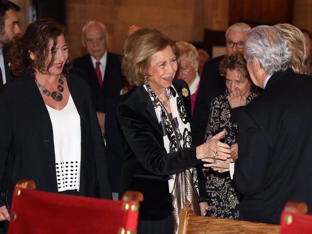 La Reina Doña Sofía durante un concierto anual de Pascua a beneficio de 'Projecte Home Balears (phb)', en la Catedral-basílica, a 3 de abril de 2023, en Palma de Mallorca, Mallorca, Baleares (España). La