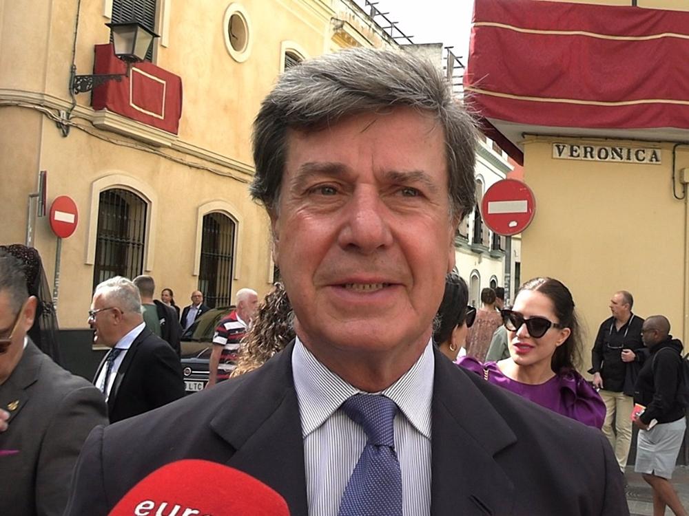 CAYETANO MARTÍNEZ DE IRUJO EN LA SEMANA SANTA DE SEVILLA CAYETANO