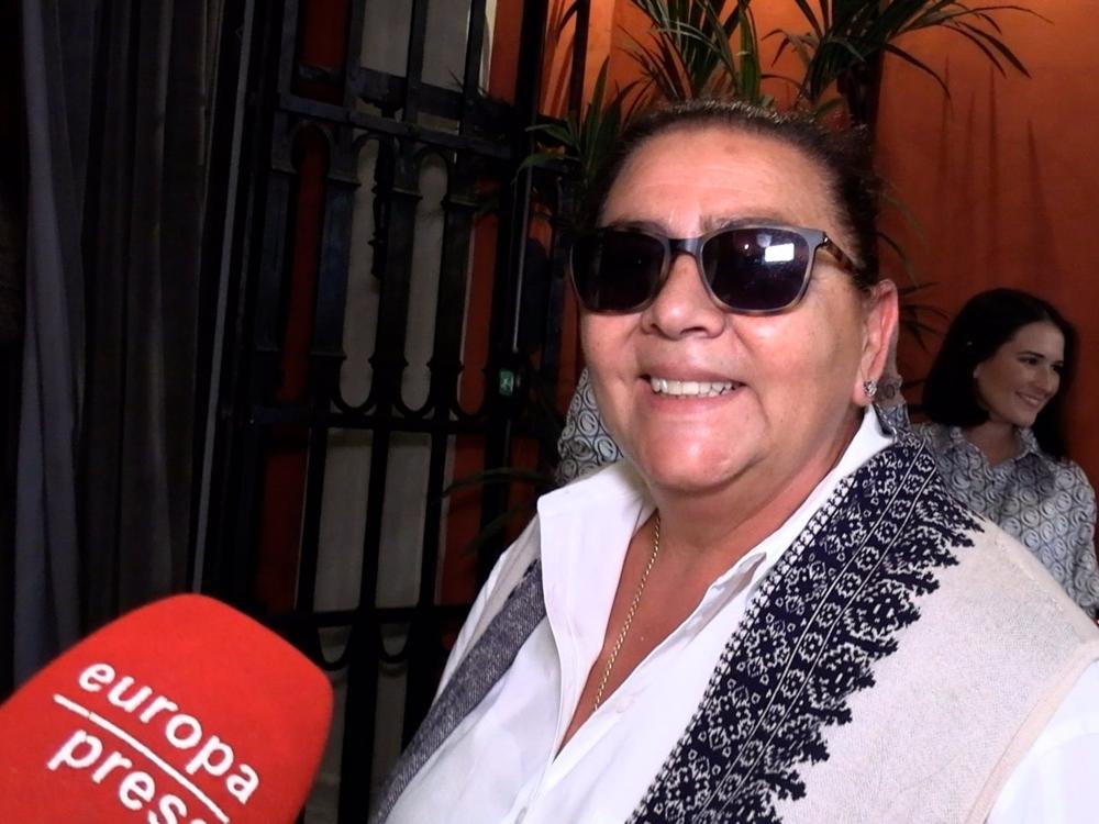 María del Monte e Inmaculada Casal apoyan el desfile de Montenegro en Sevilla María