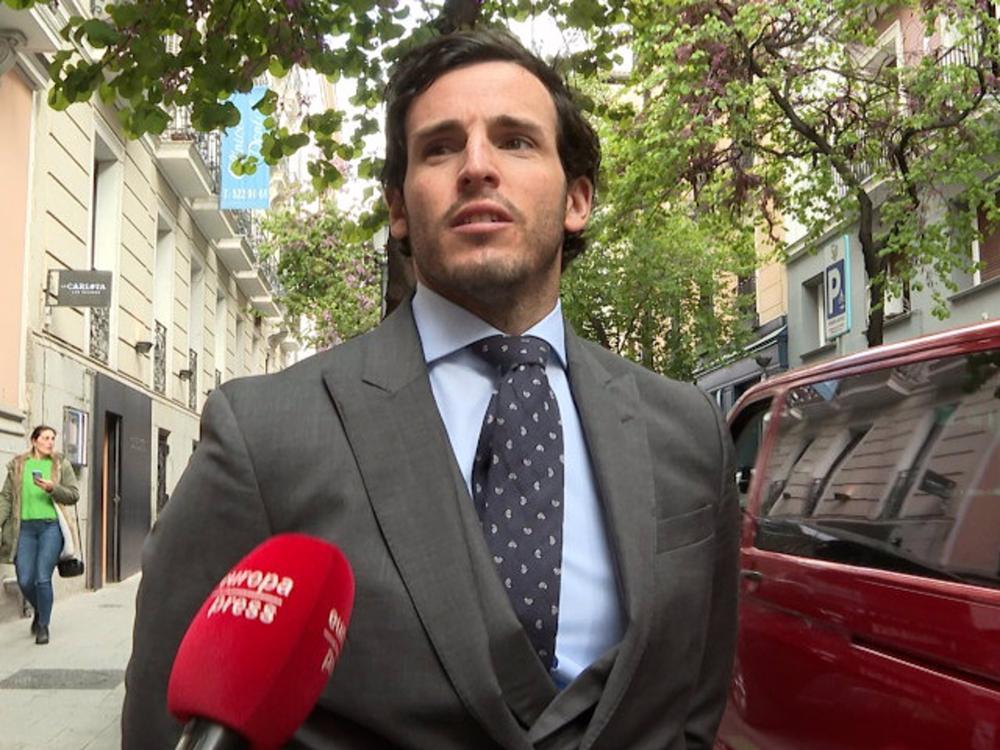 Íñigo Onieva saliendo de casa. Íñigo
