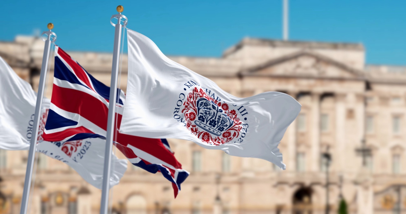 Man arrested in front of Buckingham Palace