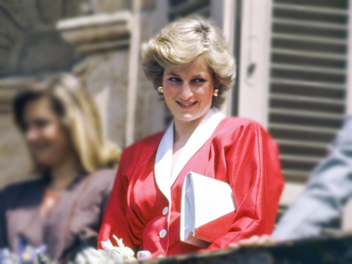 Diana, un souvenir ému le jour de son couronnement Diana, un souvenir ému le jour de son couronnement