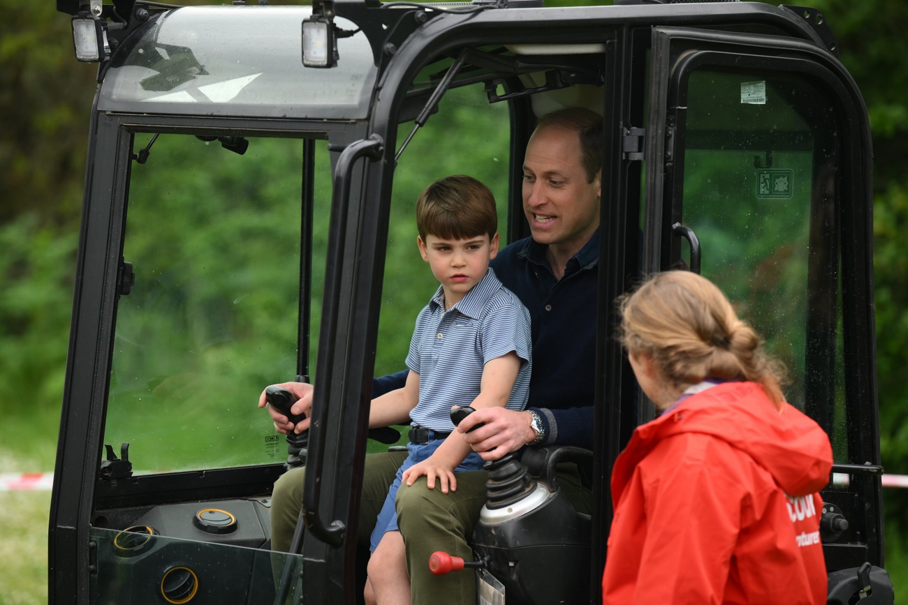 Der kleine George, Charlotte und Louis begleiten Kate und William an einem anstrengenden und angenehmen Arbeitstag