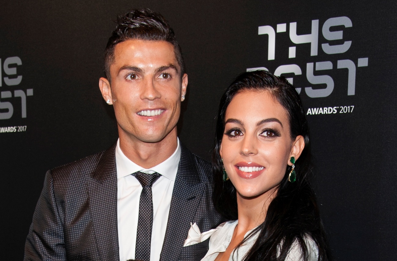 No crisis: Georgina and Cristiano celebrate love with toast