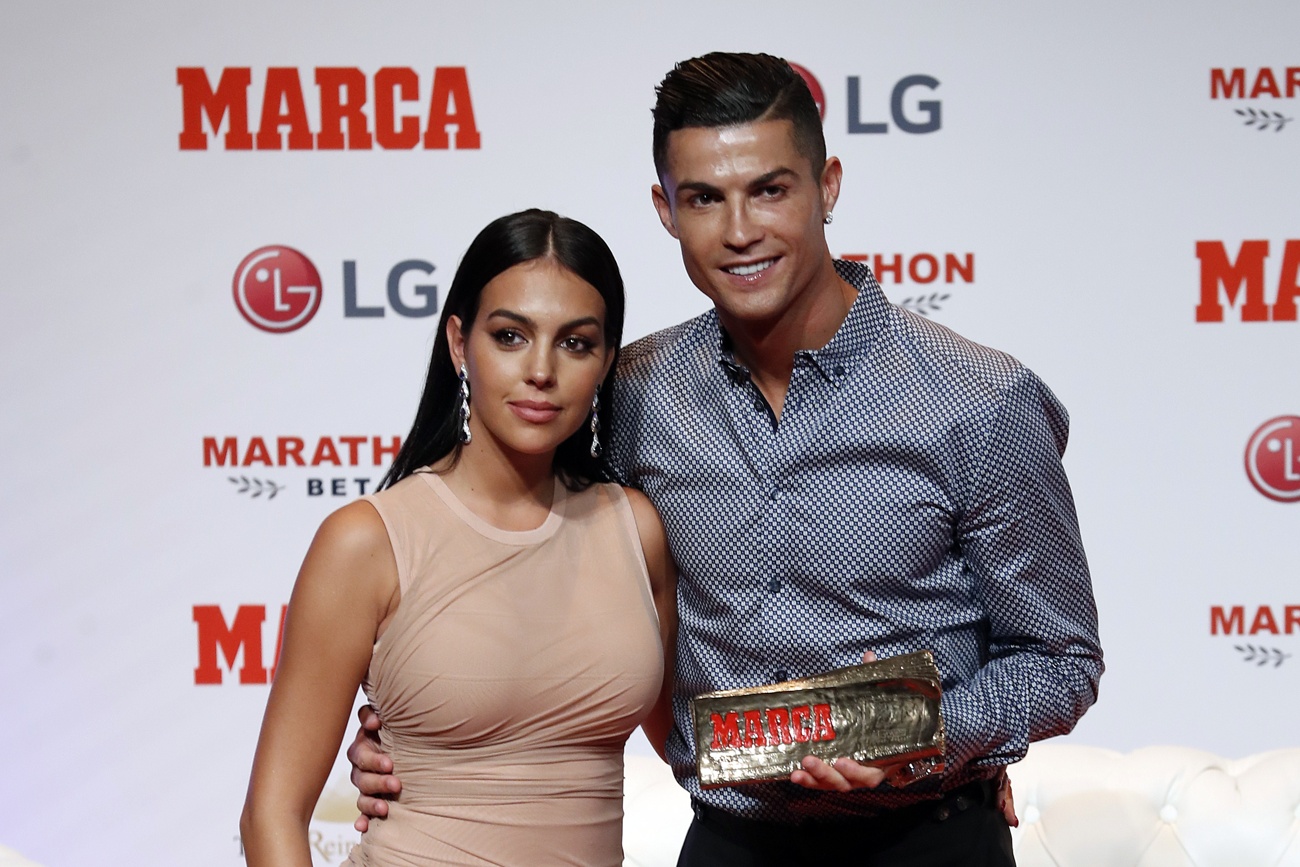 Cristiano Ronaldo and Georgina celebrate love and deny crisis