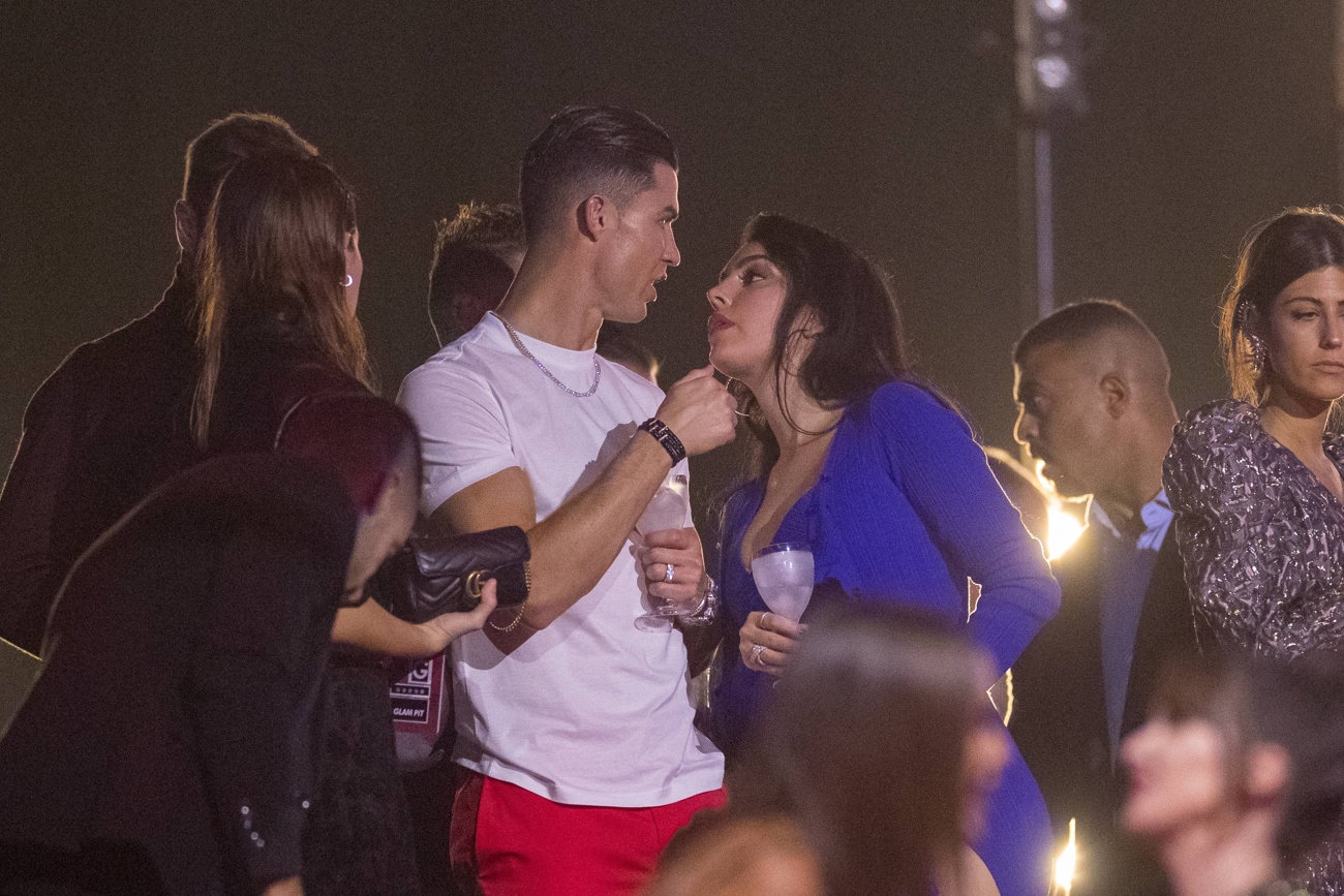 A la pareja le va muy bien A la pareja le va muy bien