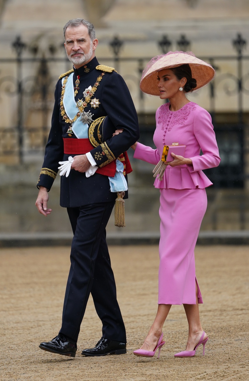 A spectacular pink ensemble