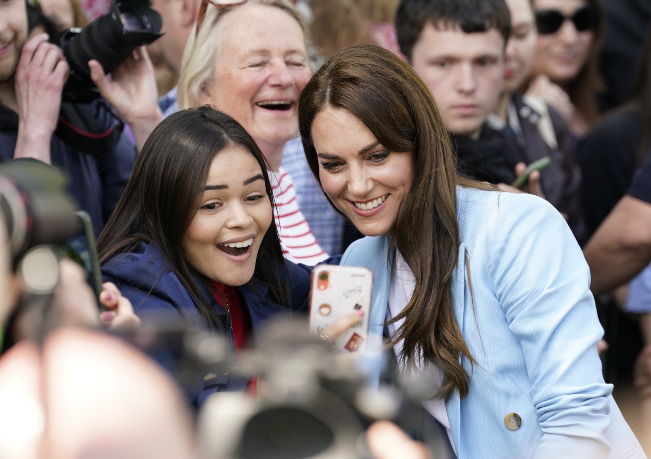 Célébration du couronnement : Kate Middleton et le prince William lors d’un pique-nique informel