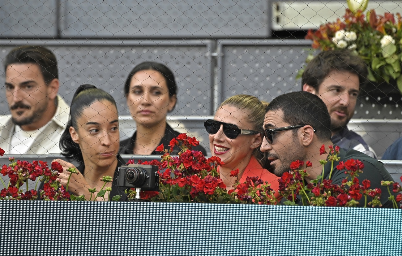 Miguel Ángel Silvestre y Anne Igartiburu, sonrisas, miradas y complicidad en el Mutua Madrid Open de Tenis