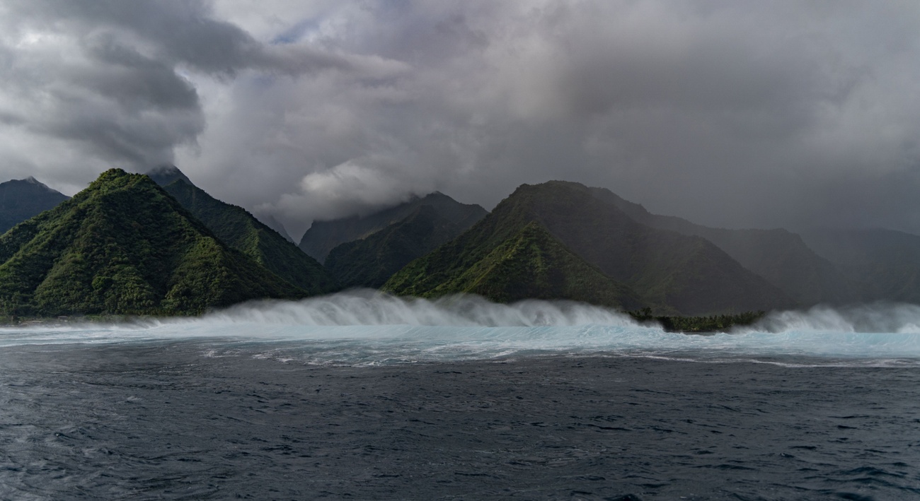 Teahupoo no Tahiti, Polinésia Francesa Teahupoo no Tahiti, Polinésia Francesa