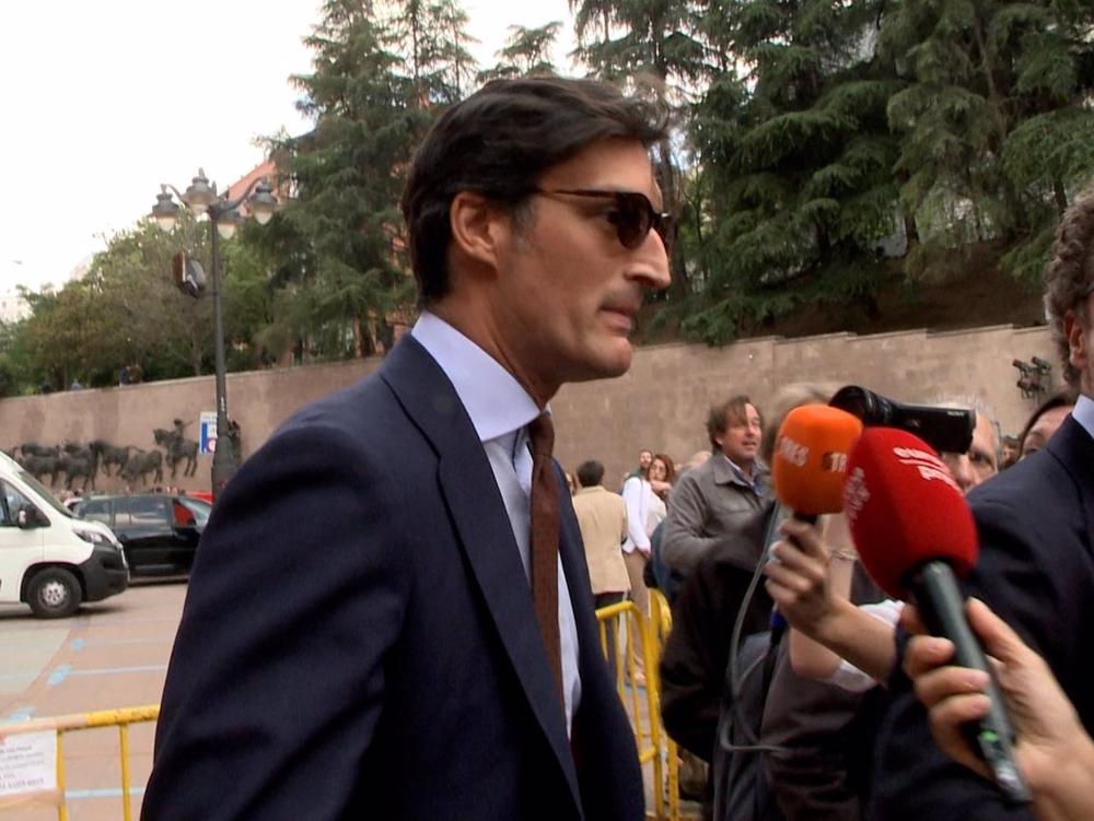 Rafa Medina acude a los toros y se entera por los medios de comunicación que la Fiscalía Anticorrupción pide 9 años de cárcel para su hermano Rafa