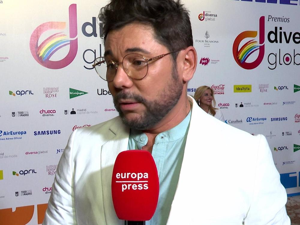 Miguel Poveda asiste a la VII edición de los Premios Diversa Miguel