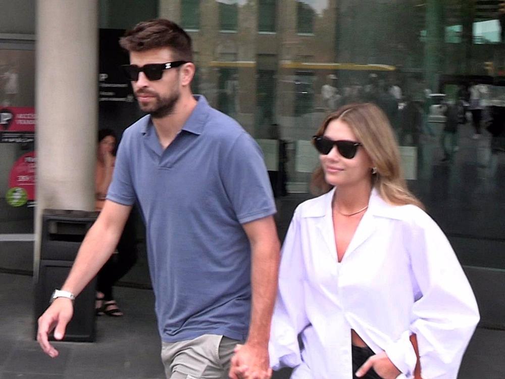 GERARD PIQUÉ Y CLARA CHÍA SALEN DE LOS JUZGADOS GERARD