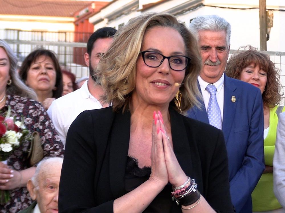 ROCÍO CARRASCO EN LA INAUGURACIÓN DEL MONUMENTO A SU PADRE ROCÍO