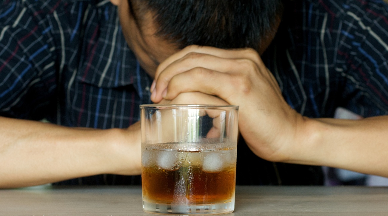 El alcohol puede provocar síndrome de abstinencia