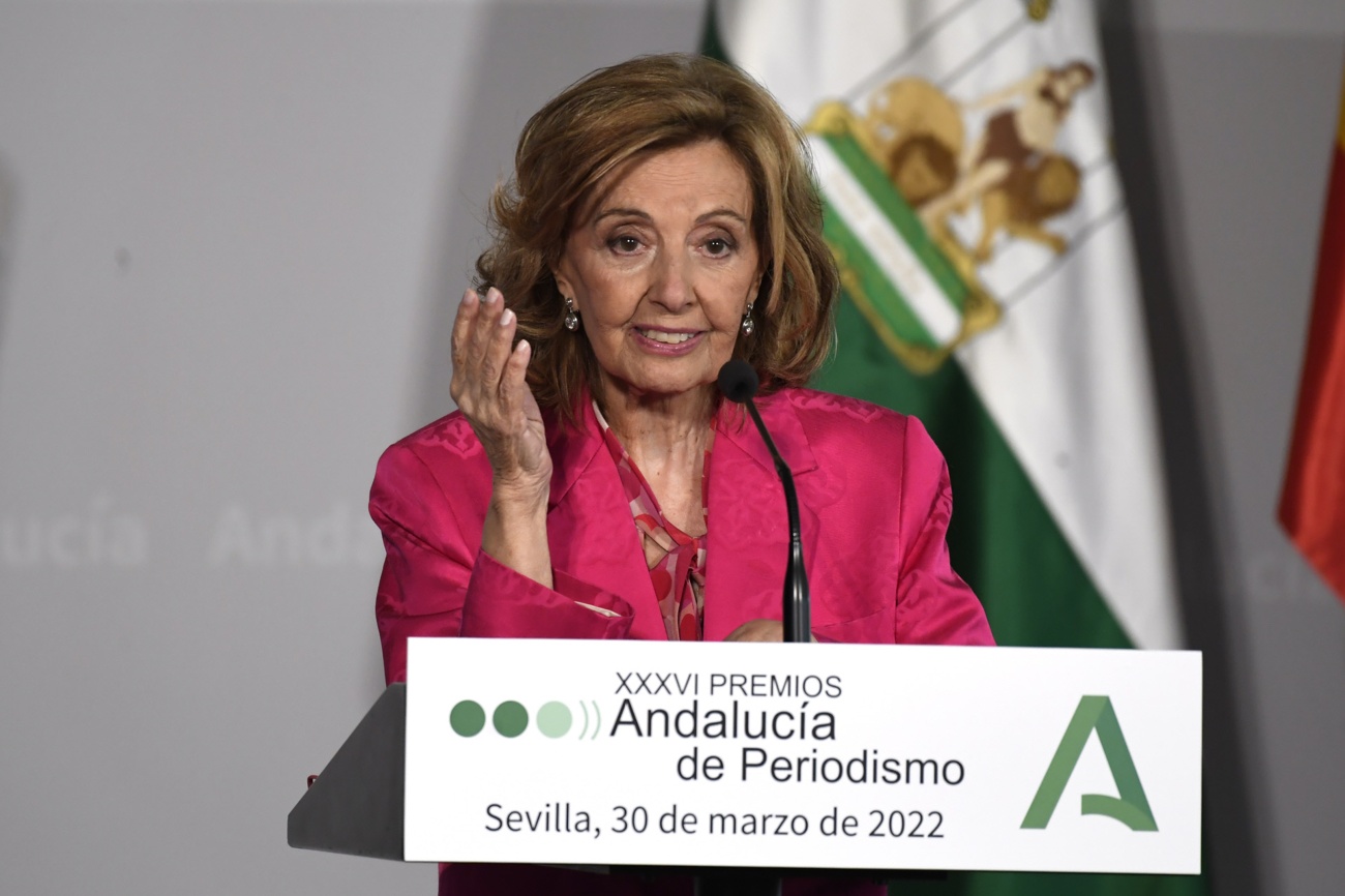 Una mujer muy familiar Una mujer muy familiar