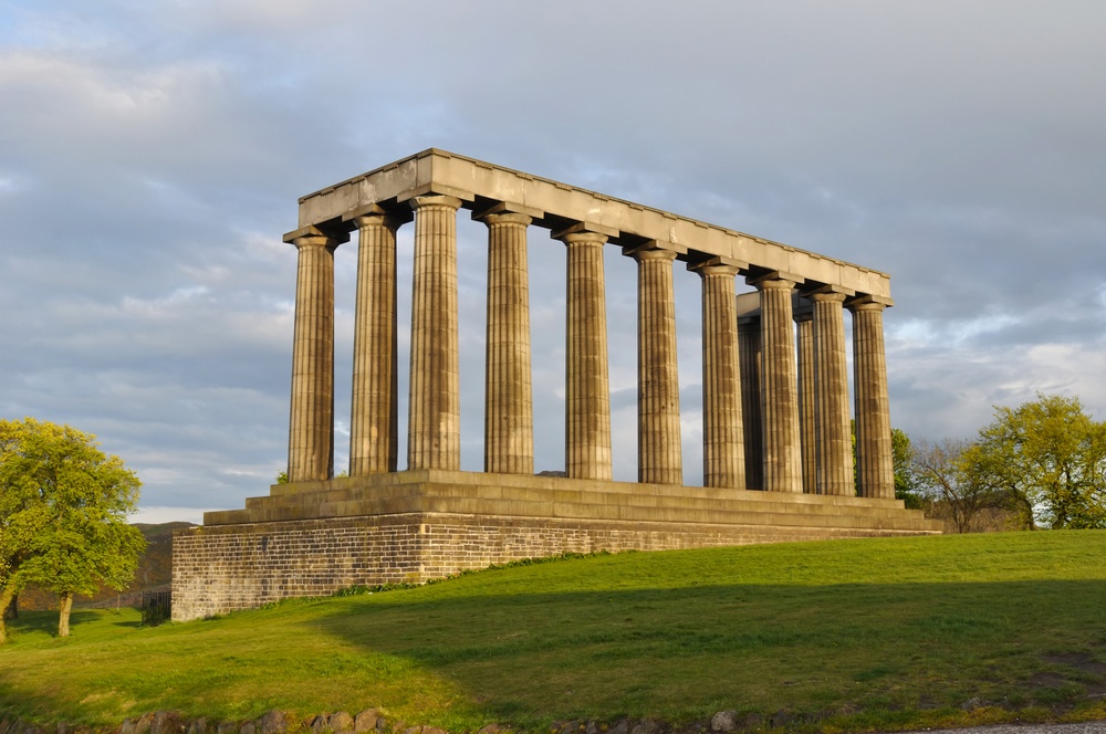 Monumento Nacional de Escocia en Edimburgo (Escocia) Monumento Nacional de Escocia en Edimburgo (Escocia)